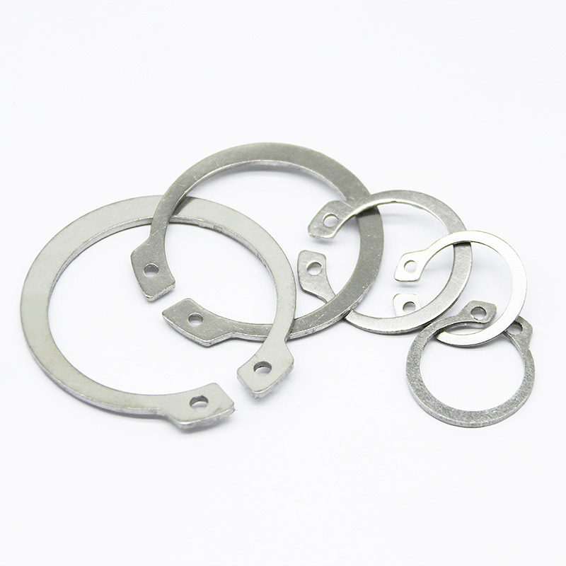 Circlip axial comun pentru arbori