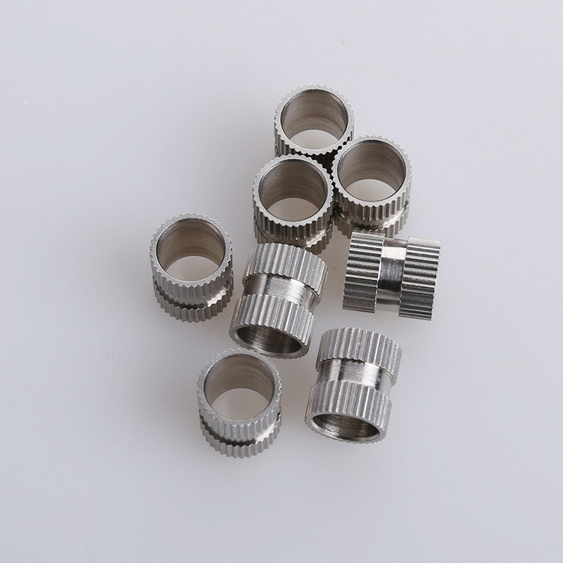 Piuliță de introducere dublă