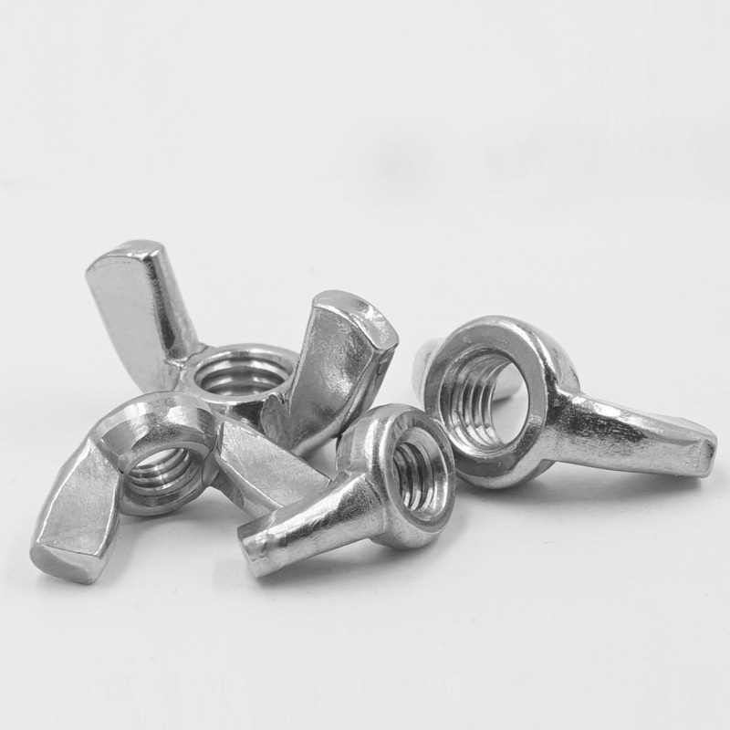 Piuliță cu aripi rotunjite